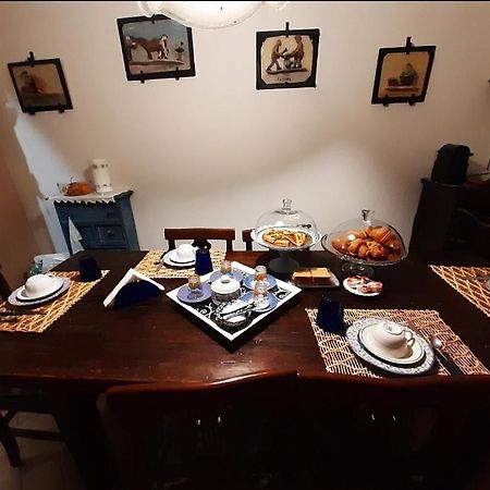 B&B La Casa Di Alice フォリーニョ エクステリア 写真